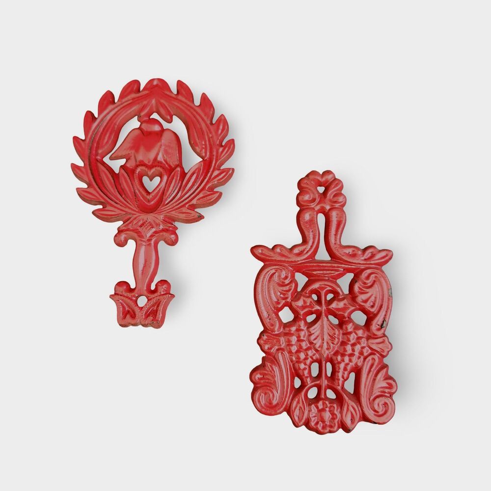 Vtg Virginia Metalcrafters Cast Iron Trivets Eagle & Grapes  Red Enamel Set 2